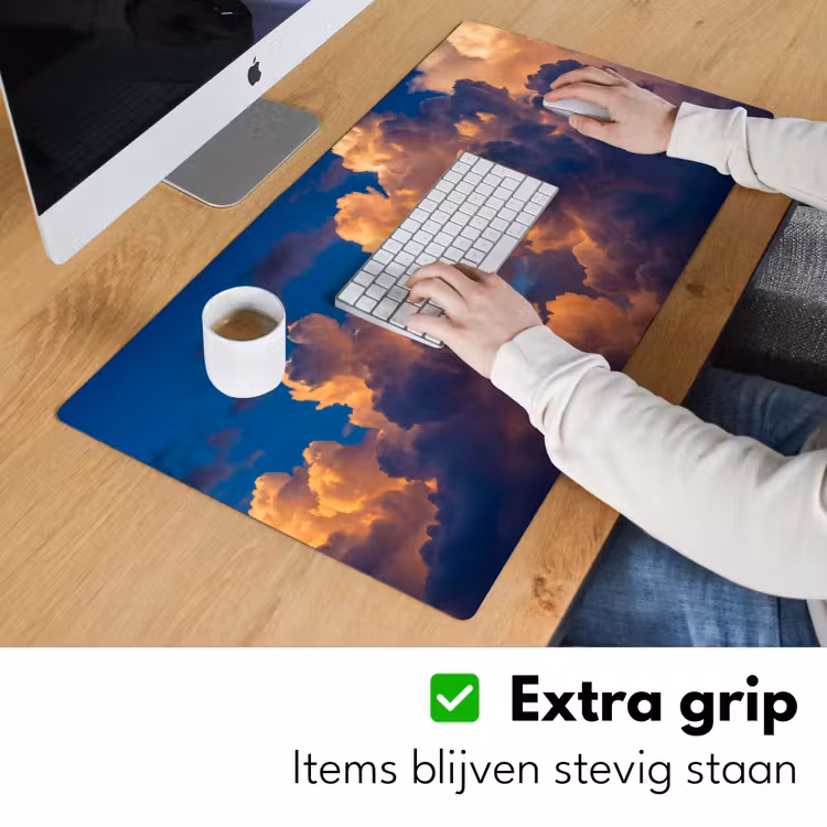 Wolken - Zonsondergang - Natuur - Oranje - Blauw Muismat XXL klein -sfeer3