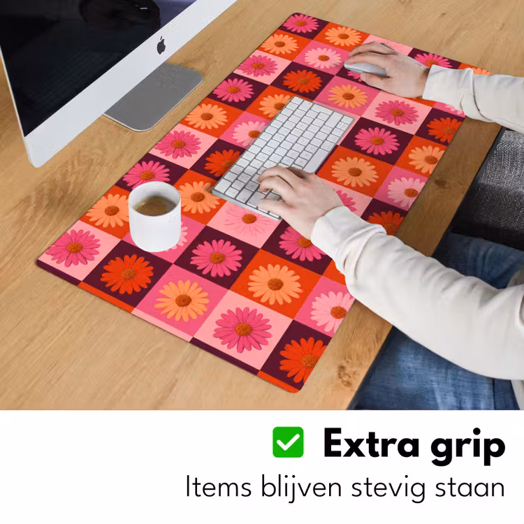 Madeliefjes - Dambord - Retro - Roze - Oranje Muismat XXL klein 681 -sfeer3