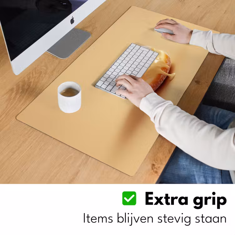 Donut - Romig - Poedersuiker - Beige Muismat XXL klein -sfeer3