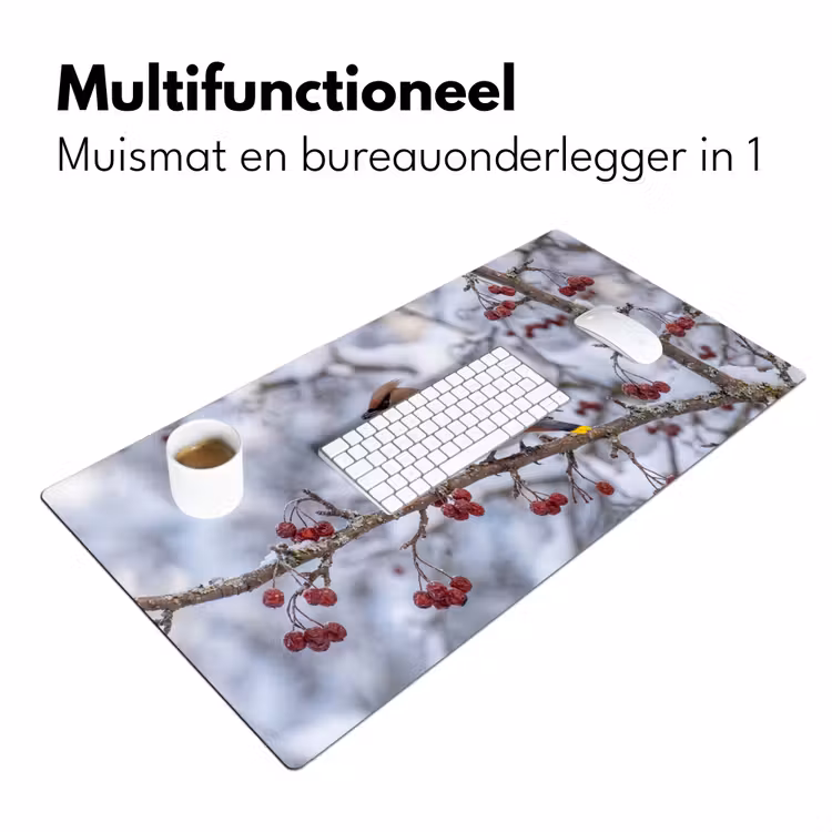 Pestvogel - Bessen - Winter - Natuur Muismat XXL klein -sfeer4