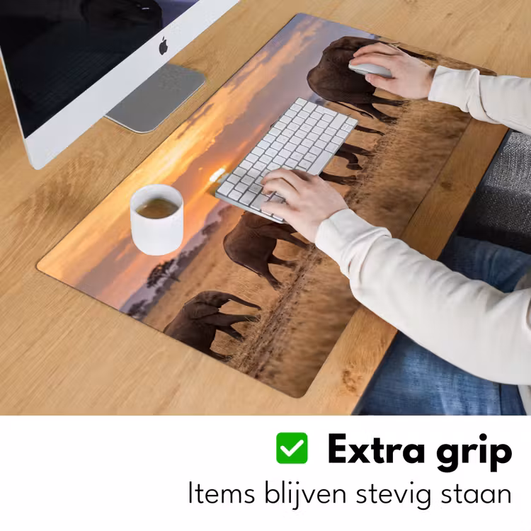 Olifanten - Savanne - Zonsondergang - Afrika - Warm Muismat XXL klein -sfeer3