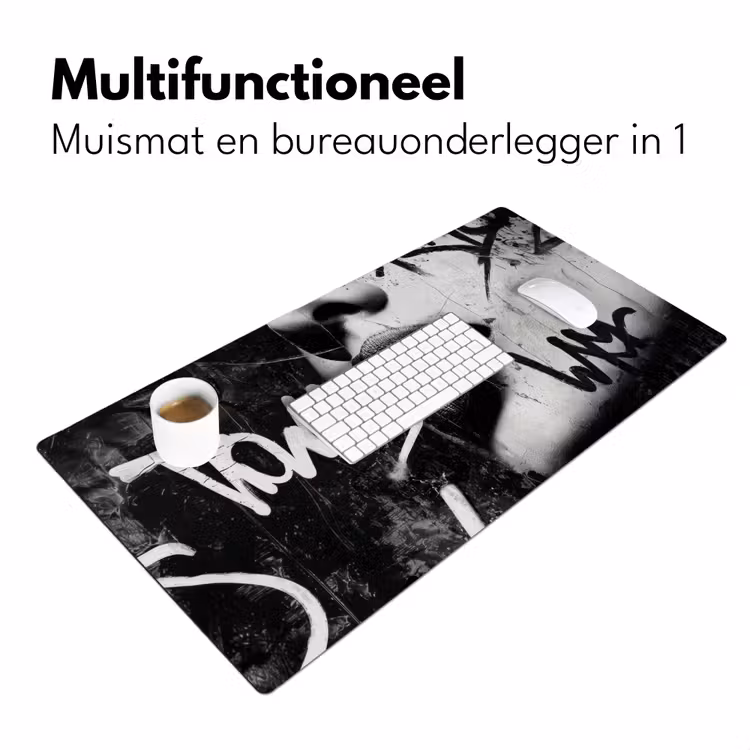 Gezicht - Mond - Graffiti - Zwart Muismat XXL klein -sfeer4