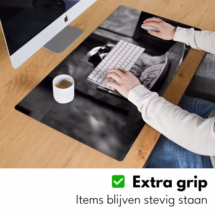 Golden Retriever - Hond - Vrolijk -  Bord spaghetti - Zwart - wit Muismat XXL klein -sfeer3