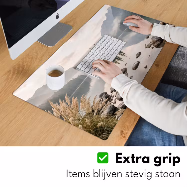 Meer - Bergen - Landschap - Groen Muismat XXL klein -sfeer3