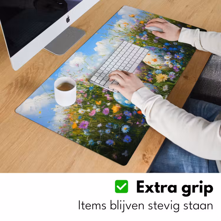 Grasveld - Eieren - Bloemen Muismat XXL klein -sfeer3