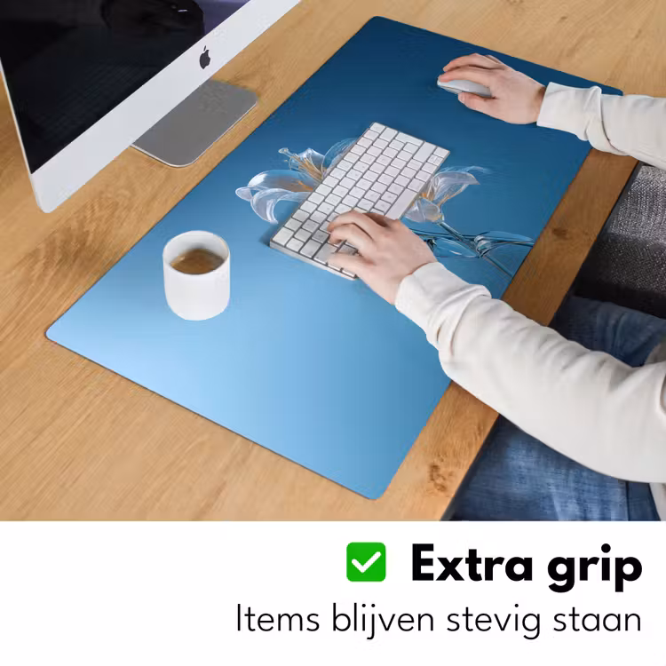 Lelies - Blauw - Glazen Muismat XXL klein -sfeer3