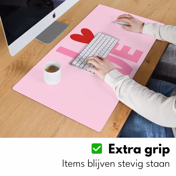 Love - Roze - Hart - Valentijn Muismat XXL klein -sfeer3