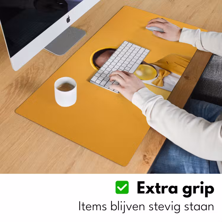 Man - Bubblegum - Portret - Geel - Modern Muismat XXL klein -sfeer3