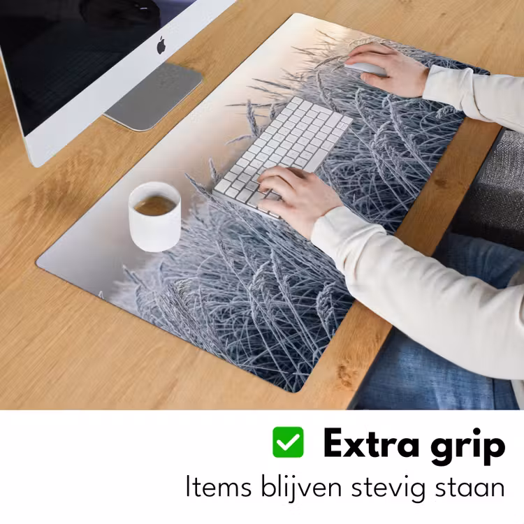 Rijp - Gras - Kristallen - Winter - Minimalistisch Muismat XXL klein -sfeer3