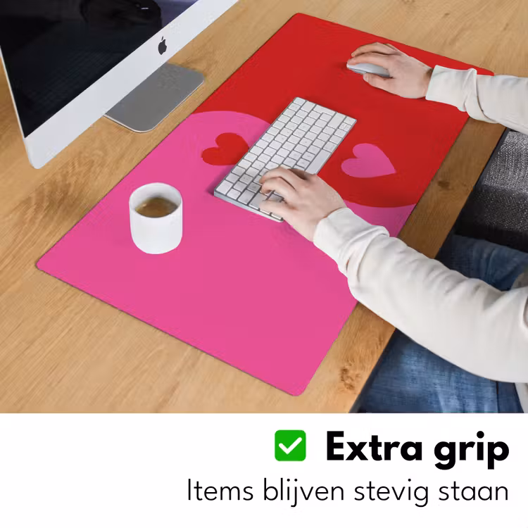 Minimalistisch - Rood - Roze - Hartjes Muismat XXL klein -sfeer3