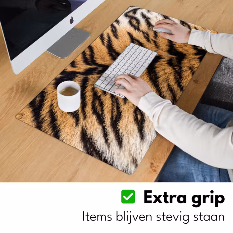 Realistisch - Tijgervacht - Zwart Muismat XXL klein -sfeer3