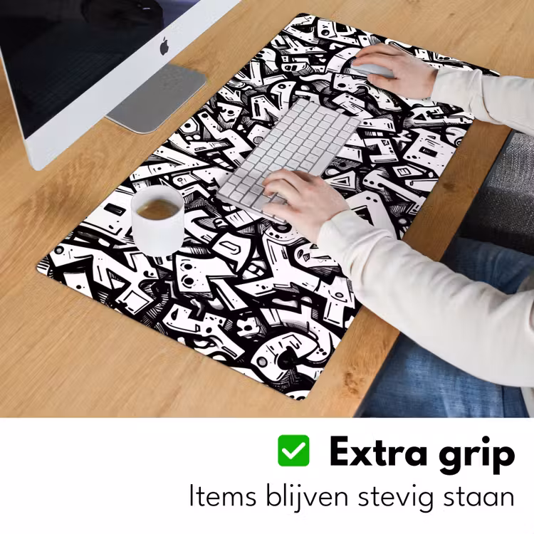 Vormen - Letters - Graffiti - Zwart Muismat XXL klein -sfeer3