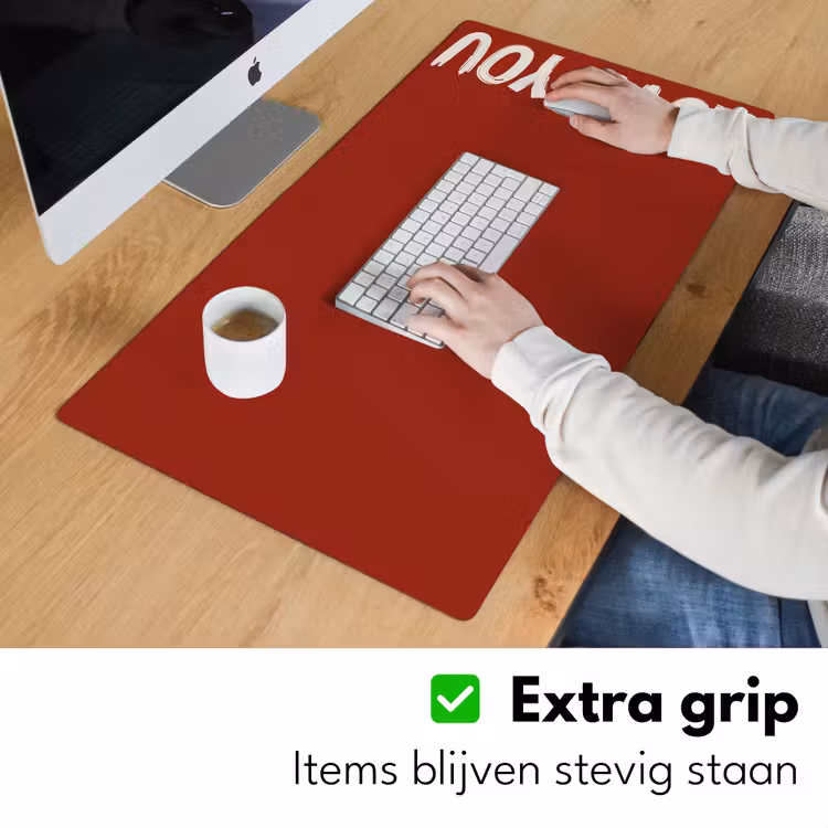 Schuin - Loveyou - Rood Muismat XXL klein -sfeer3