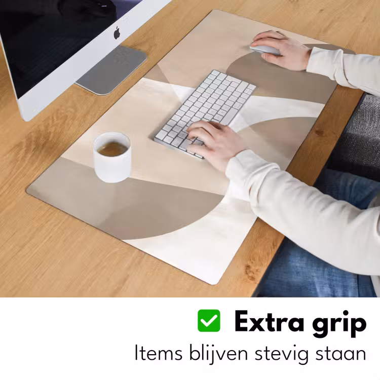 Vloeiende vlakken - Harmonieus - Golvend Muismat XXL klein -sfeer3