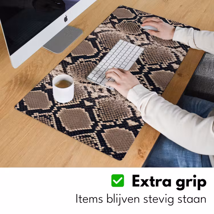 Slangenprint - Python - Bruin Muismat XXL klein -sfeer3