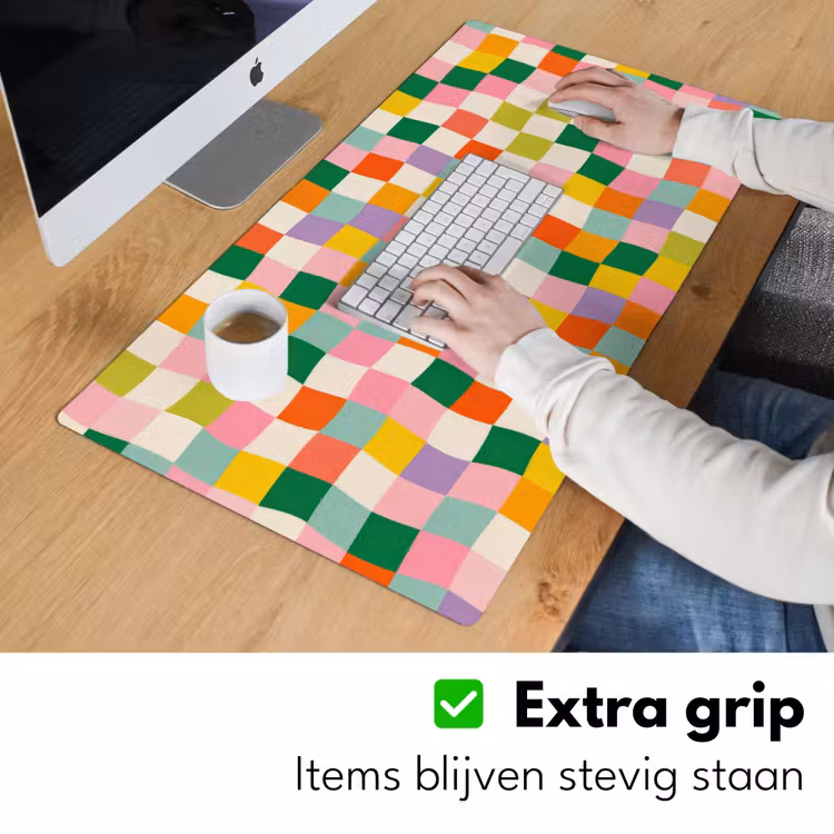 Vierkanten - Kleurrijk - Golvend Muismat XXL klein -sfeer3