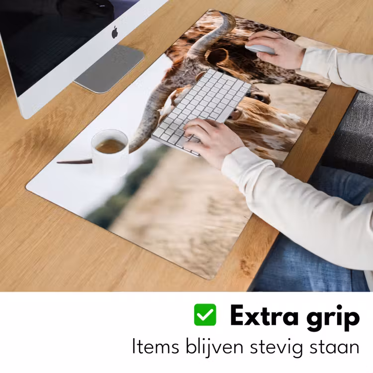 Texas Longhorn - Kalf - Weide - Dieren Muismat XXL klein -sfeer3