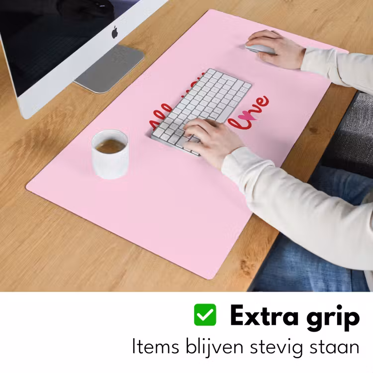 Tekst - Roze - Love - Hart Muismat XXL klein -sfeer3