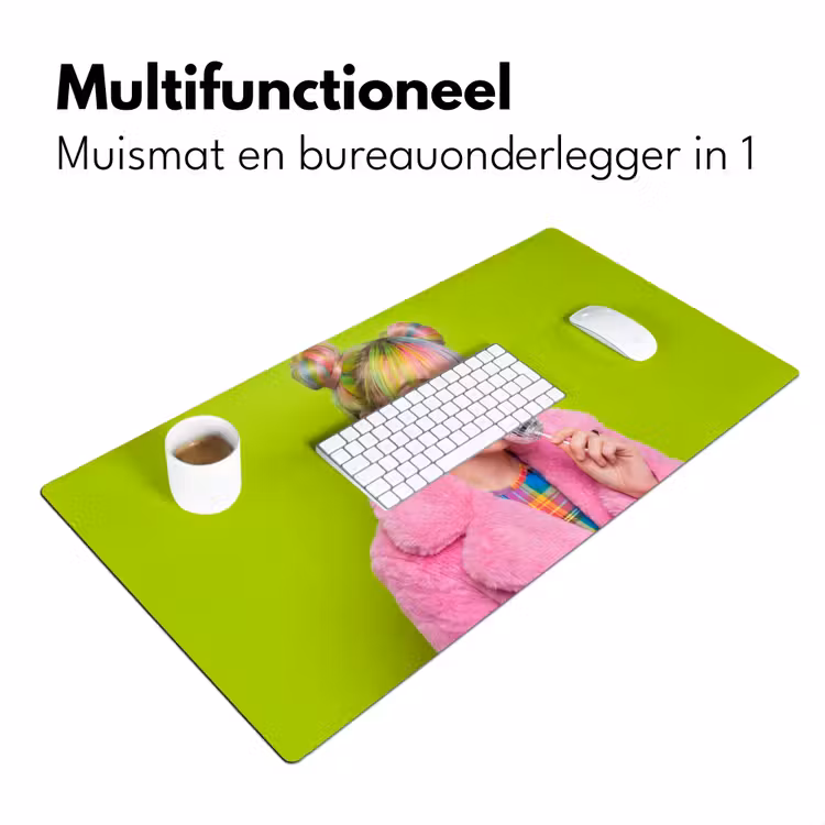 Vrouw - Kleurrijk haar - Pop art - Modern - Levendig Muismat XXL klein -sfeer4