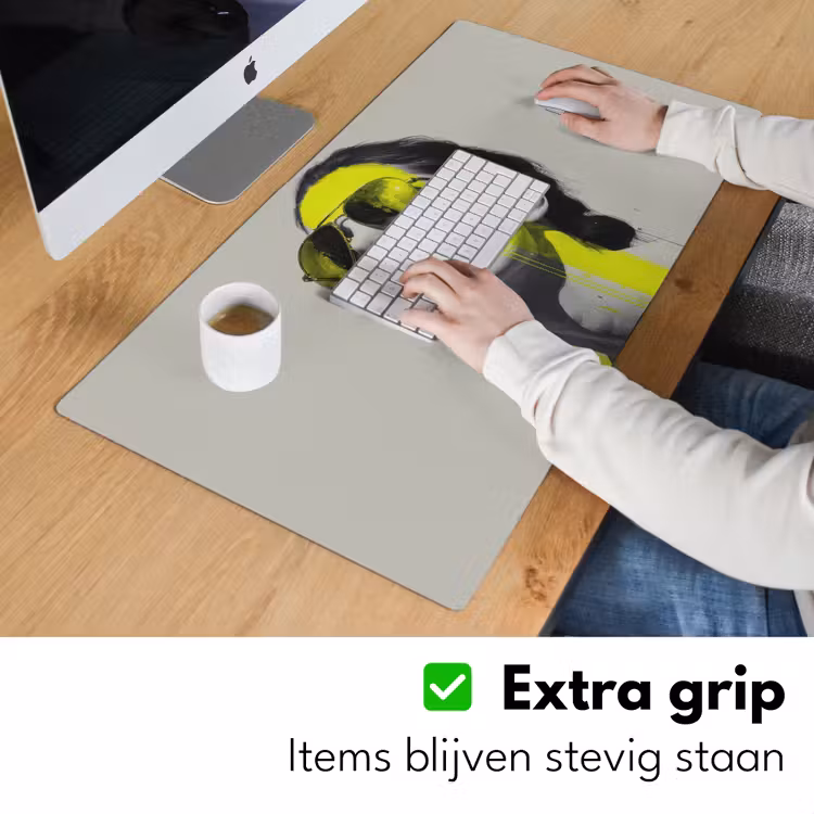 Vrouw - Bril - Verf Muismat XXL klein -sfeer3
