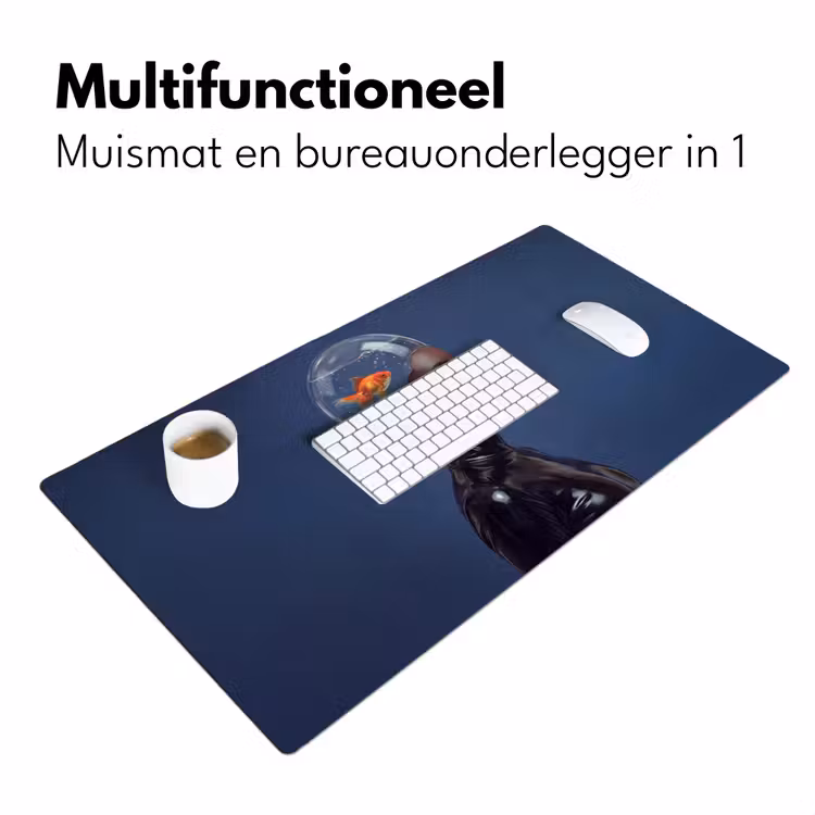 Vrouw - Goudvis - Hoofd - Abstract - Blauw Muismat XXL klein -sfeer4