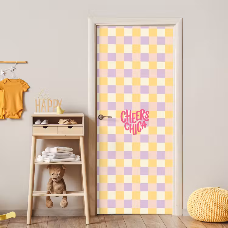 Cheers Chica - Ruitjes - Lila - Geel deurposter klein -sfeer4