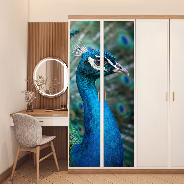 Pauw - Veren - Blauw deurposter klein -sfeer3