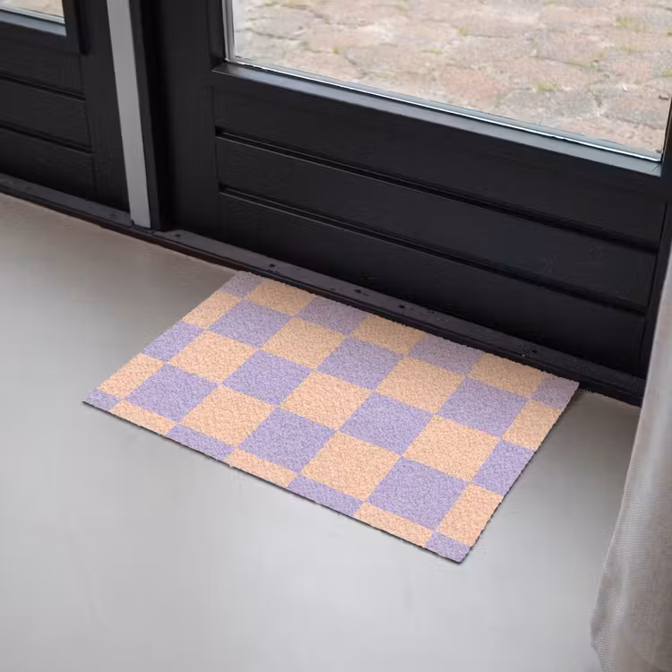 Schaakbord patroon - Paars - Roze - Blokjes Deurmat klein -sfeer2