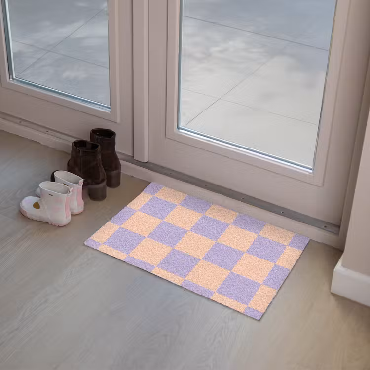 Schaakbord patroon - Paars - Roze - Blokjes Deurmat klein -sfeer3
