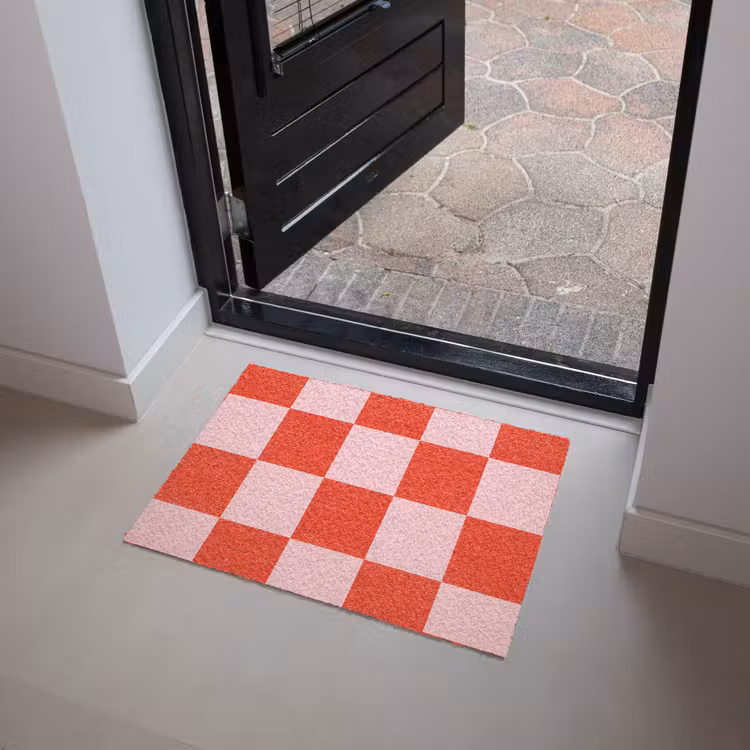 Schaakbord patroon - Rood - Roze - Blokjes Deurmat klein -sfeer5