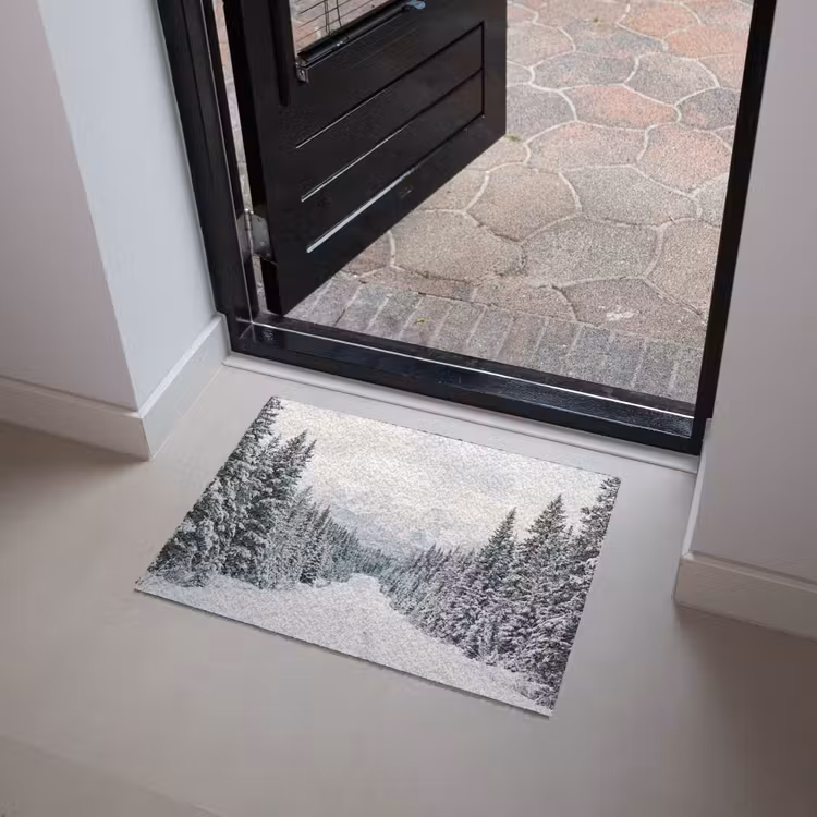 Weg - Sneeuw - Naaldbos - Winter - Avontuurlijk Deurmat klein -sfeer5
