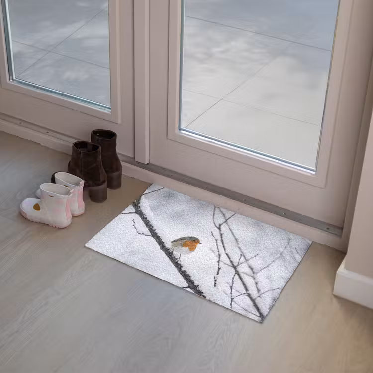 Roodborstje - Tak - Sneeuw - Winter - Levendig Deurmat klein -sfeer3