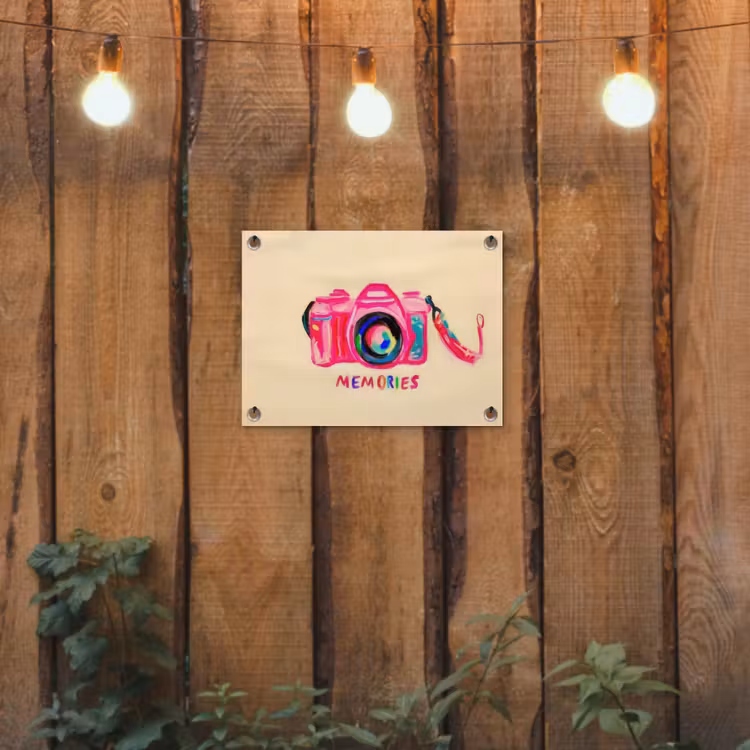 Camera - Memories - Roze - Geschilderd tuinposter los doek klein -sfeer1