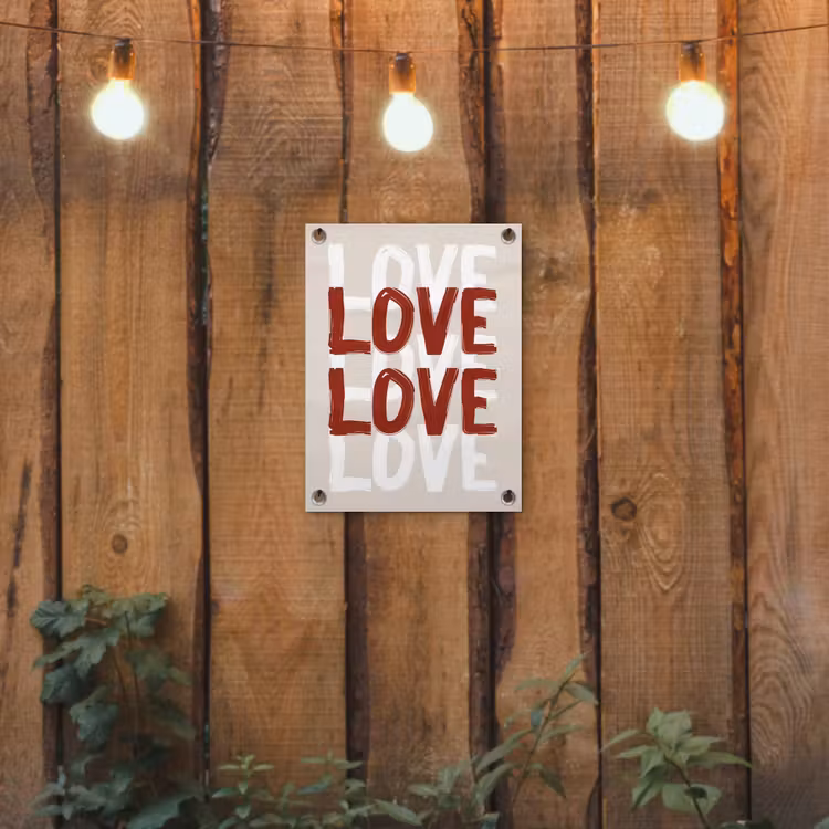 Love - Rood - Tekst tuinposter los doek klein -sfeer1