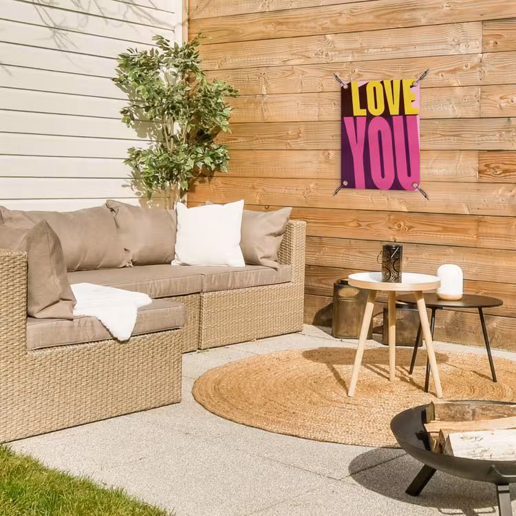 Love - Tekst - Roze - Valentijn tuinposter los doek klein -sfeer4