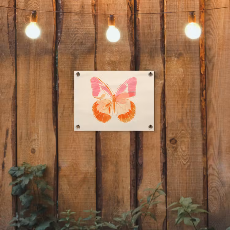 Oranje - Vlinder - Minimalistisch tuinposter los doek klein -sfeer1