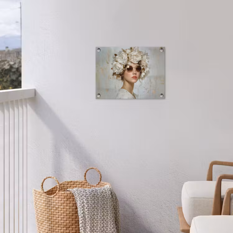 Schilderij - Vrouw - Zonnebril - Bloemenkrans tuinposter los doek klein -sfeer8