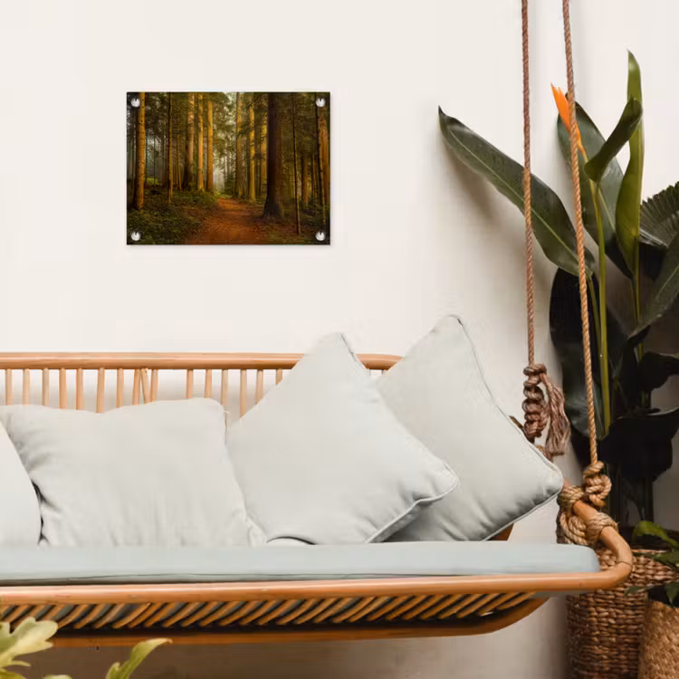 Pad door majestueus dennenbos tuinposter los doek klein -sfeer7