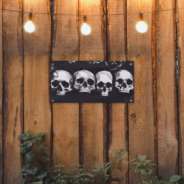 Schedels - Zwart - Contrast tuinposter los doek klein -sfeer1