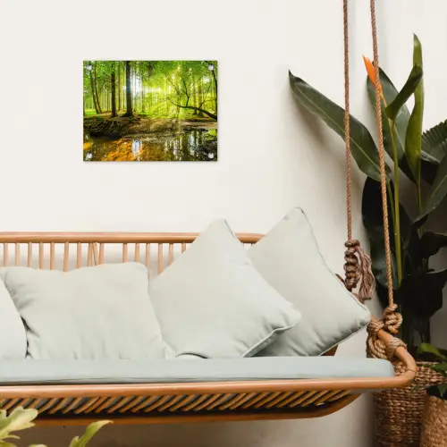Zonnestralen in een groen bos tuinposter los doek klein -sfeer7
