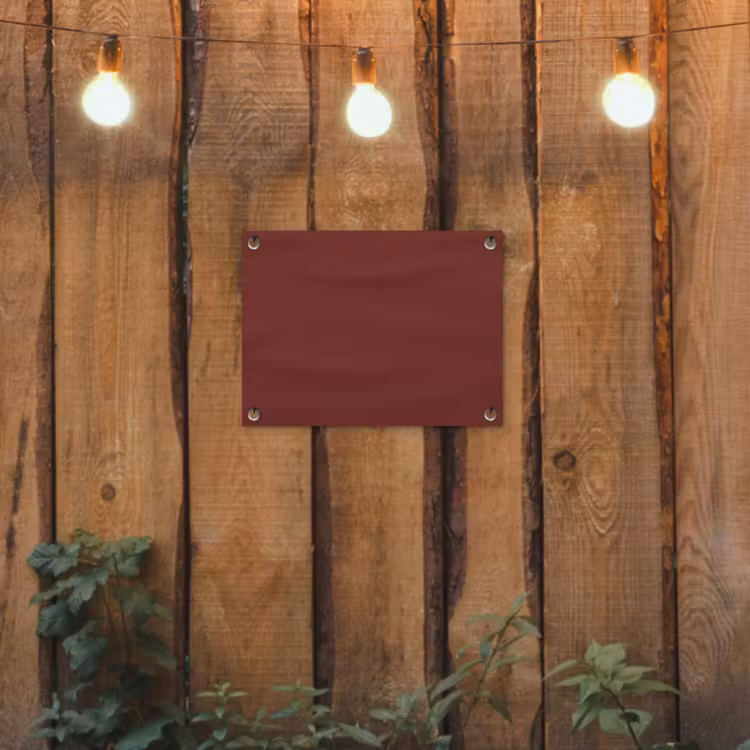 Valentine - Velvet - Rood tuinposter los doek klein 239 -sfeer1