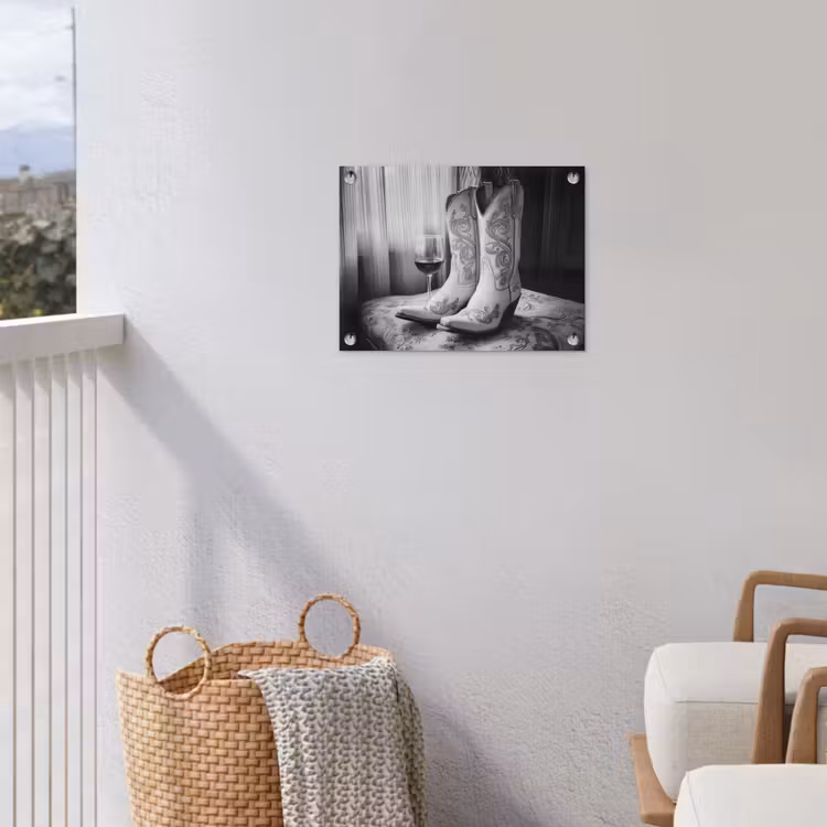 Wijn - Cowboylaarzen - Raamlicht - Wit tuinposter los doek klein -sfeer8