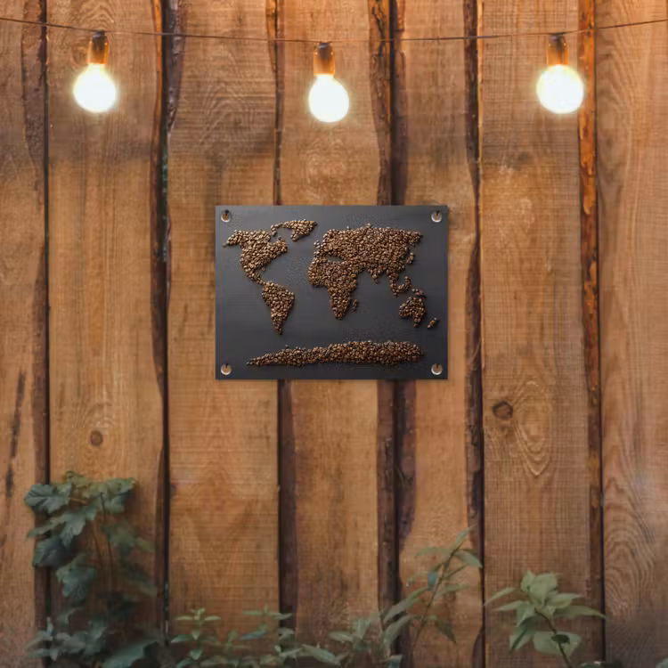 Wereldkaart - Koffie - Grijs tuinposter los doek klein -sfeer1