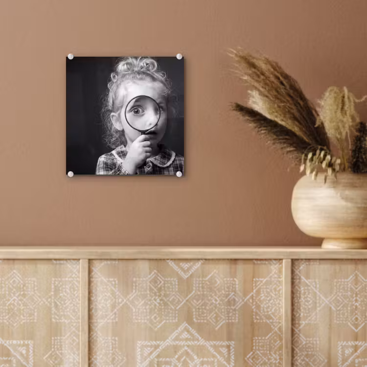 Kind - Vergrootglas - Portret - Zwart-wit plexiglas 5mm klein -sfeer5
