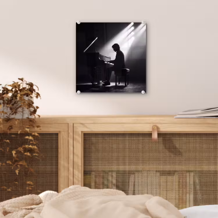 Persoon - Piano - Muziek - Zwart-wit - Podium plexiglas 5mm klein -sfeer4