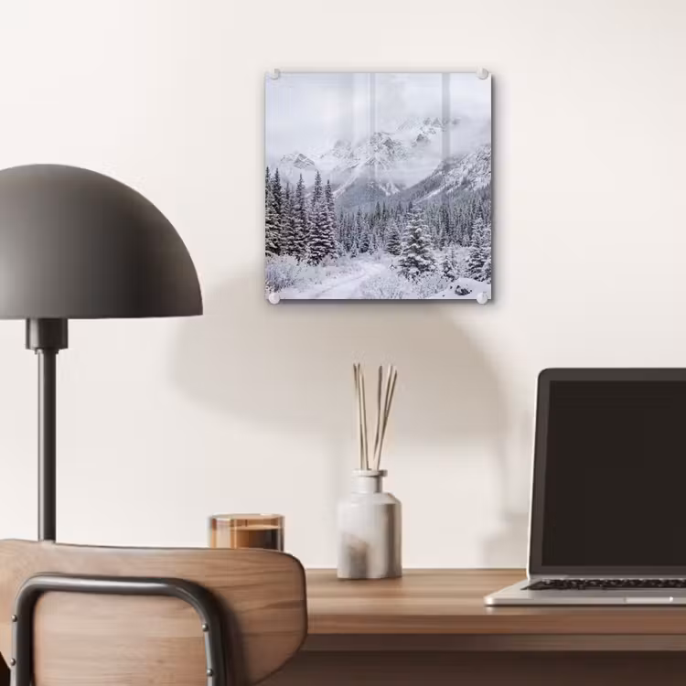 Weg - Bergen - Sneeuw - Naaldbos - Avontuurlijk plexiglas 5mm klein -sfeer6