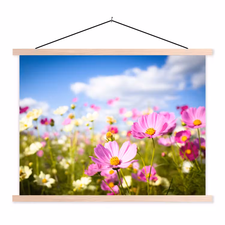 Bloemen - Wei - Paars - Gras - Wit - Wolken - Blauw textielposter latten blank klein -3d
