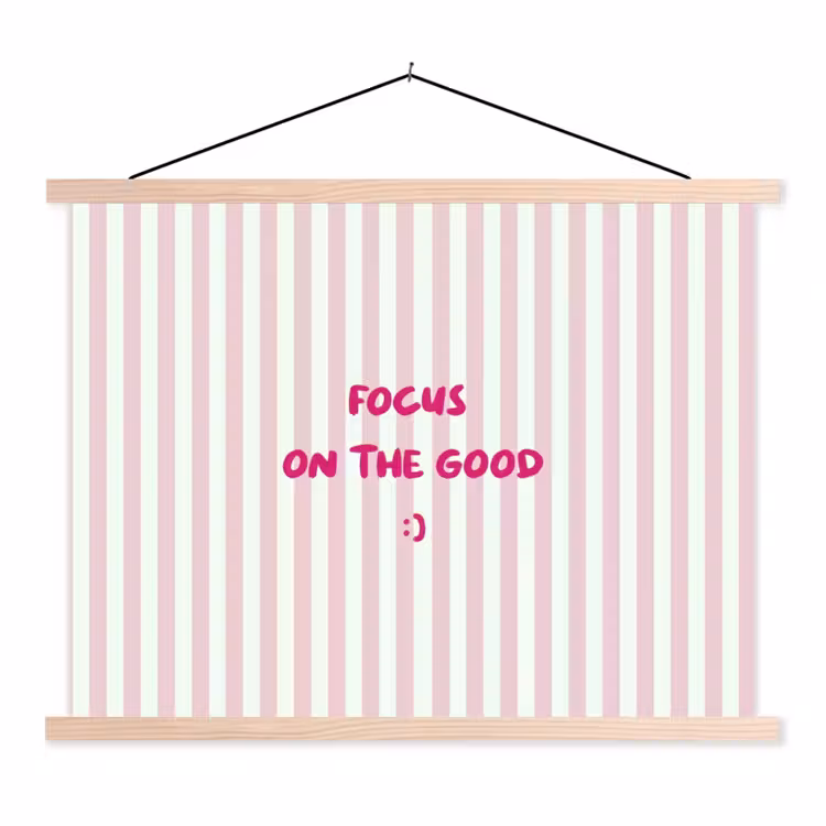 Focus on the good - Strepen - Roze - Smiley textielposter latten blank klein -3d