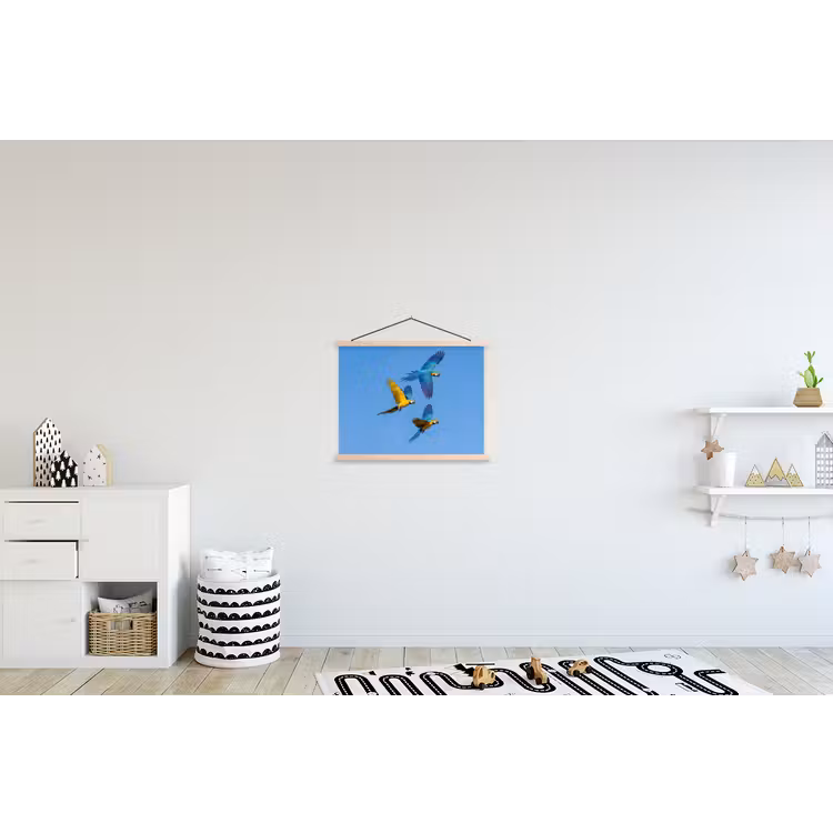 Papagaai - Vliegen - Blauw - Geel textielposter latten blank klein -kinderkamer