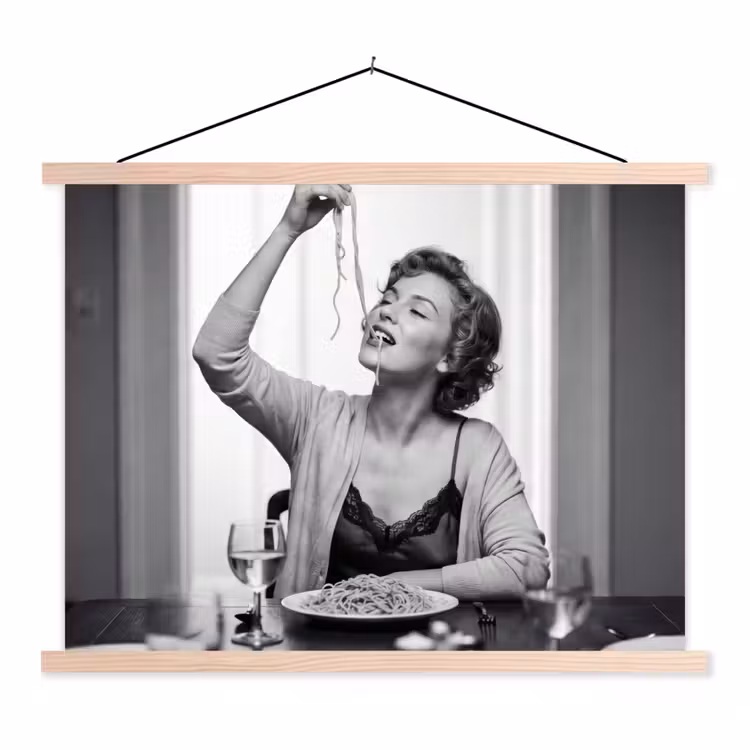 Vrouw - Spaghetti - Zwart - Wit textielposter latten blank klein -3d